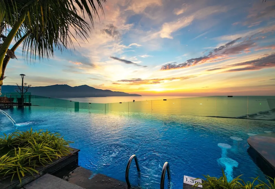 Sala Danang Beach Hotel